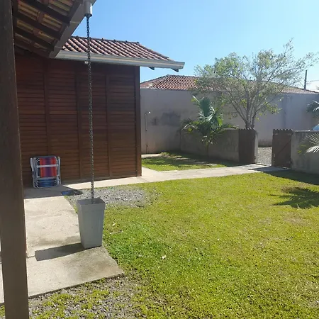 Casa Colonial Em Guaratuba, Proximo A Praia Exterior photo